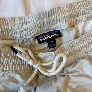 Patagonia Men’s XXL Lightweight Drawstring Shorts Zipper Fly Beige